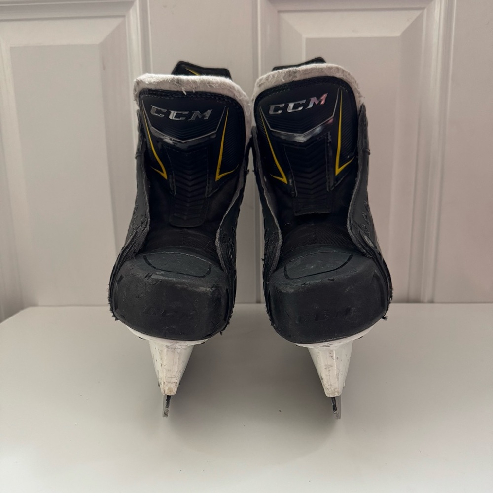CCM Tacks 9090 Hockey Skates